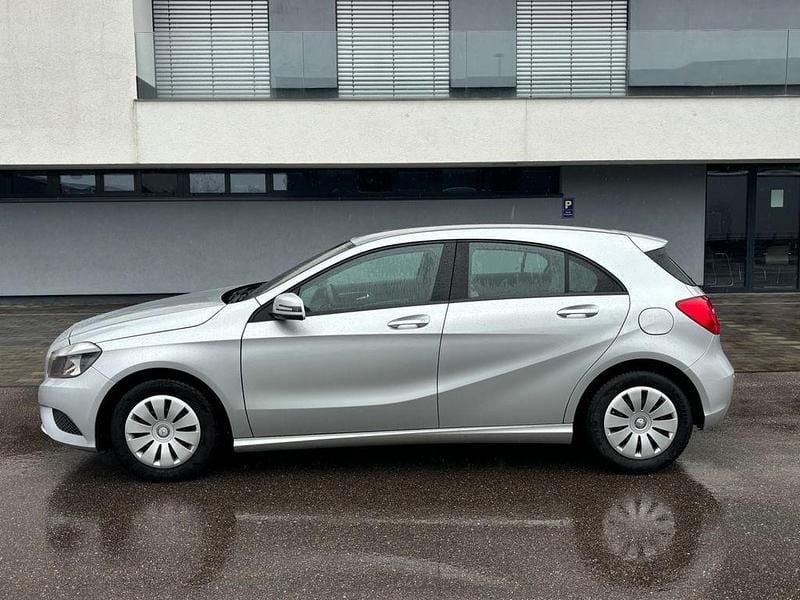 Gebraucht Mercedes A180 122 PS (89 kW) 2013 Silber Limousine