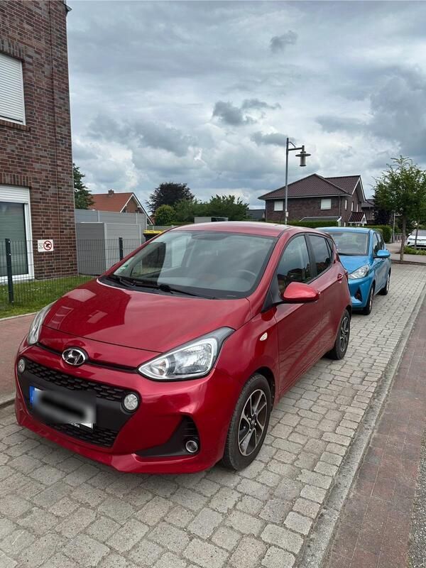 Rot Gebraucht 2017 Hyundai i10 Kleinwagen | 6.300 € (Guter Preis) - Bild 1/4