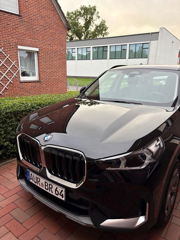 Schwarz Gebraucht 2025 BMW X1 Performance SUV | 36.890 € (Guter Preis) - Bild 1/4