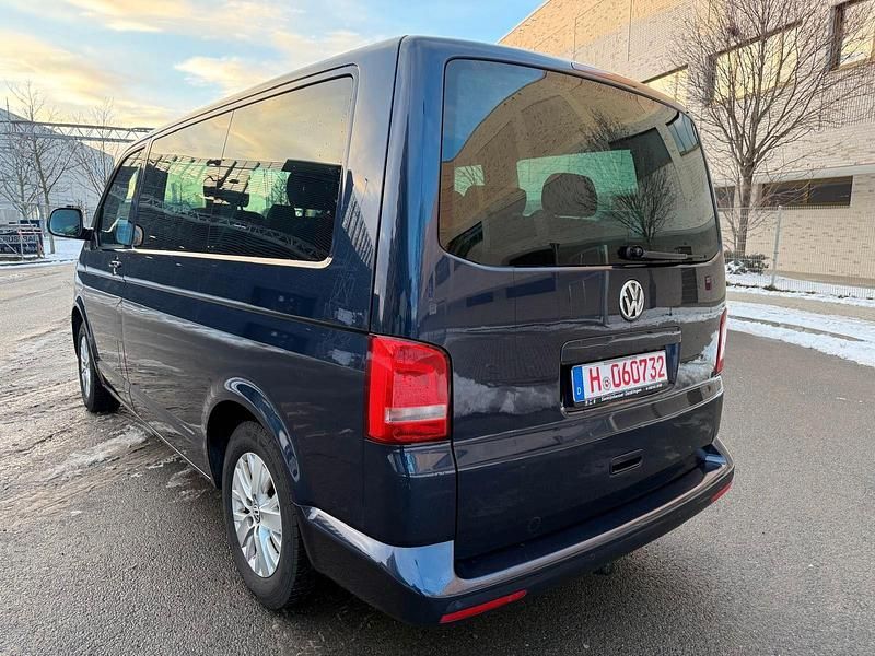 Gebraucht VW Multivan Comfortline 140 PS (102 kW) 2014 Blau Van