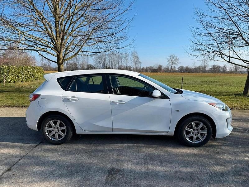 Gebraucht Mazda 3 105 PS (77 kW) 2013 Weiß Limousine