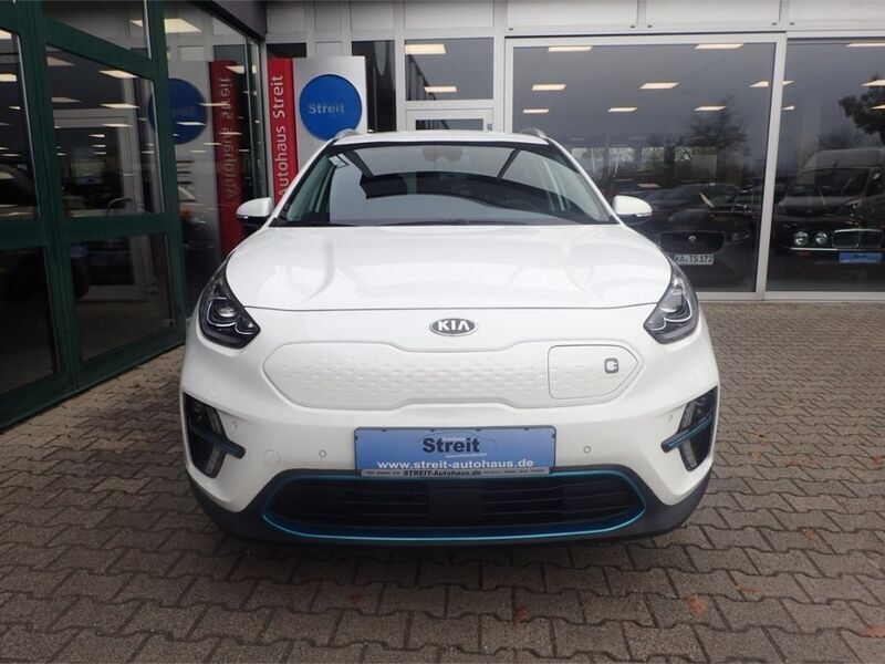 Gebraucht Kia e-Niro Spirit 150 kW (204 PS) 2022 (ud) schneeweiß SUV