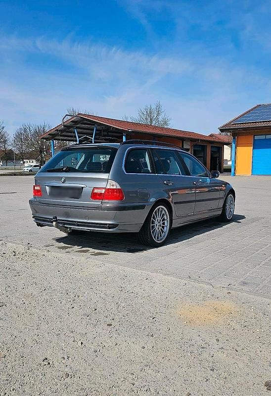Gebraucht BMW 325 192 PS (141 kW) 2004 Grau Kombi