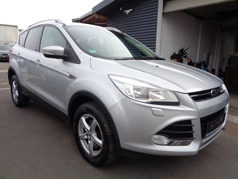 Gebraucht Ford Kuga Titanium 179 PS (131 kW) 2015 Silber SUV