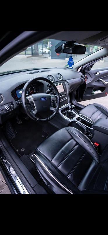 Gebraucht Ford Mondeo 116 PS (85 kW) 2011 Blau Kombi