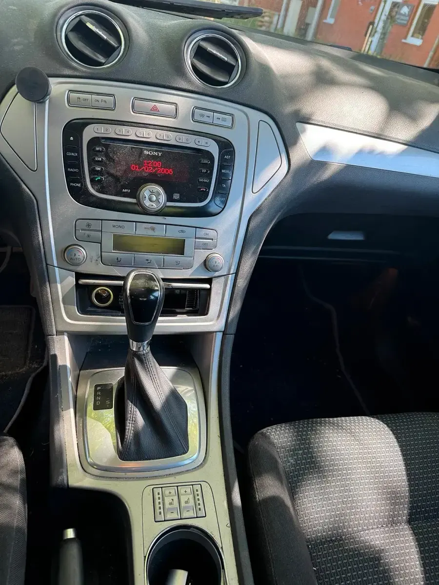 Gebraucht Ford Mondeo 140 PS (102 kW) 2008 Silber Limousine