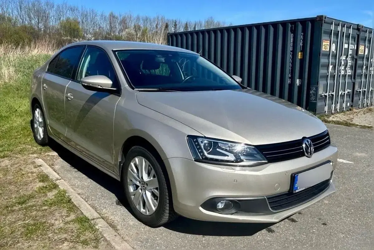 Gebraucht VW Jetta Life 122 PS (89 kW) 2014 Beige Limousine