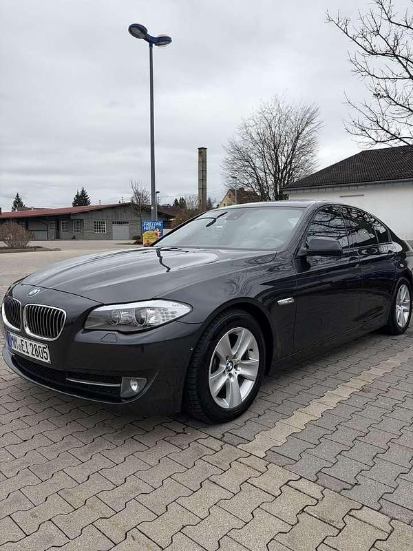 Second-hand BMW 525 218 CP (160 kW) 2011 Gri Berlinǎ