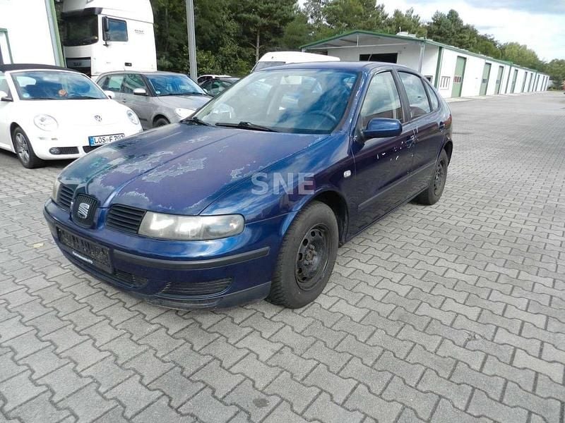 Second-hand Seat Leon Stella 101 CP (74 kW) 2000 Albastru Hatchback