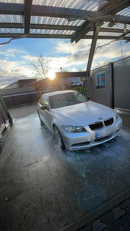 Silber Gebraucht 2005 BMW 320 Limousine | 2.500 € (Superpreis) - Bild 1/4