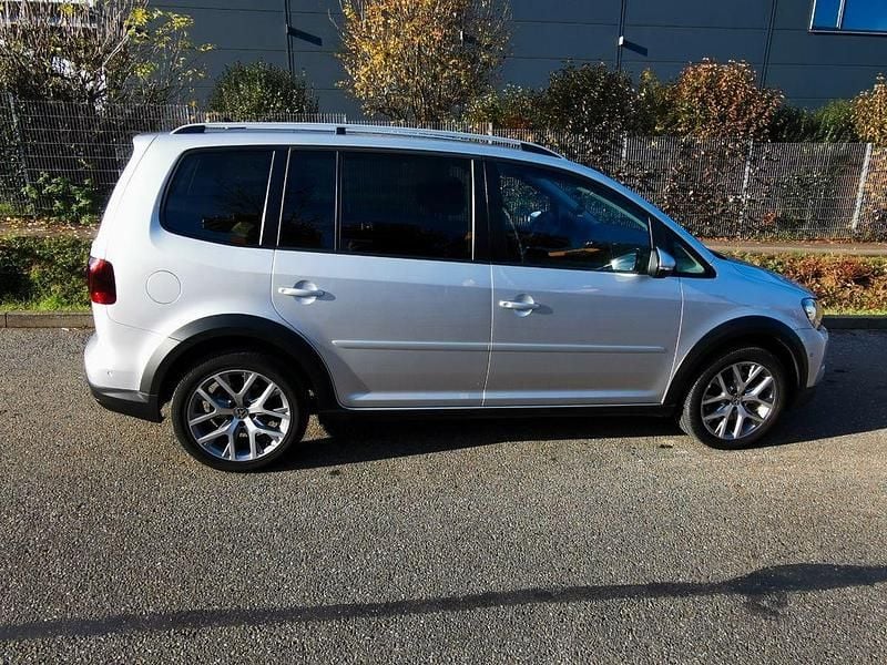 Gebraucht VW Touran Cross Highline 177 PS (130 kW) 2015 Silber Van / Kleinbus