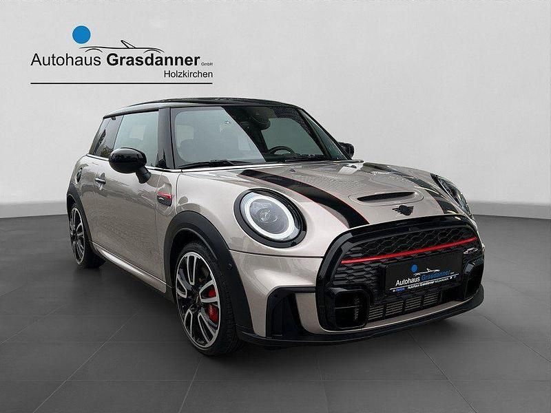 Grau Gebraucht 2021 Mini John Cooper Works Kleinwagen | 30.900 € (Etwas zu teuer) - Bild 1/3