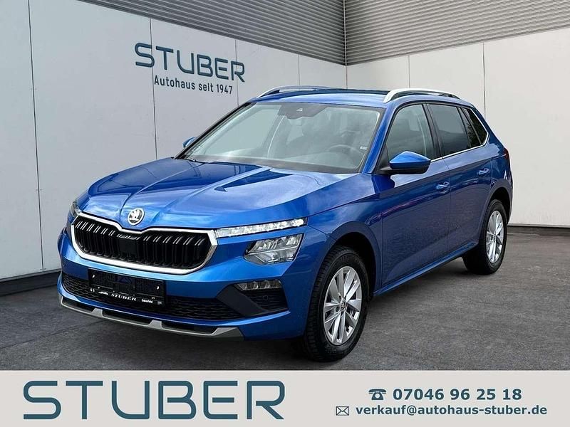 Raceblau metallic Gebraucht 2024 Skoda Kamiq Selection SUV | 24.880 € (Fairer Preis) - Bild 1/4