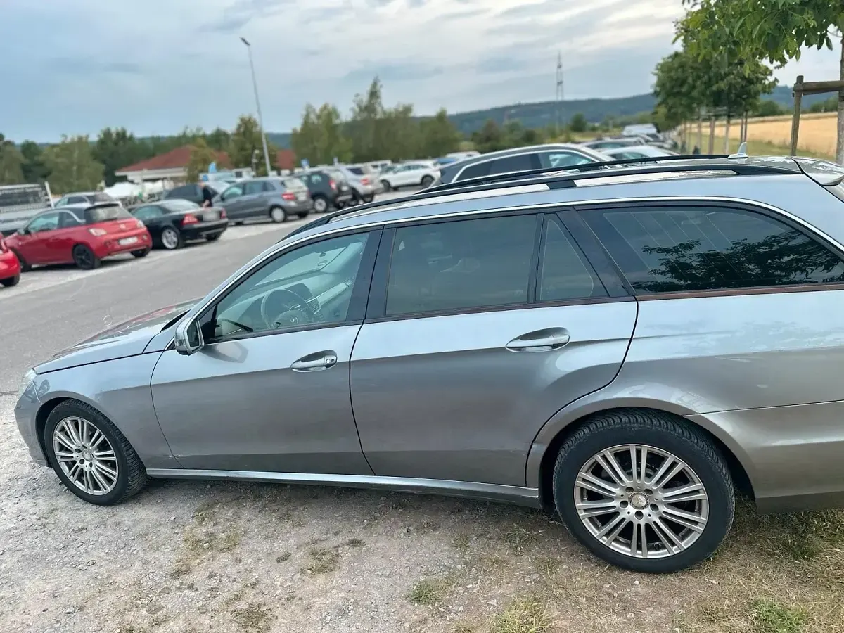 Gebraucht Mercedes E350 231 PS (169 kW) 2009 Grau Kombi