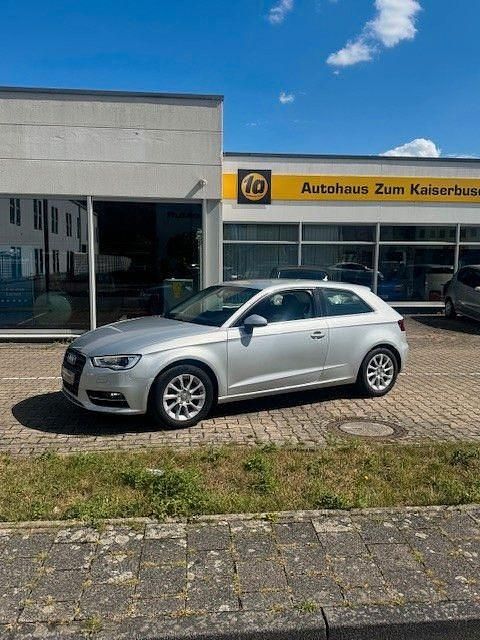 Gebraucht Audi A3 Attraction 122 PS (89 kW) 2014 Silber Limousine