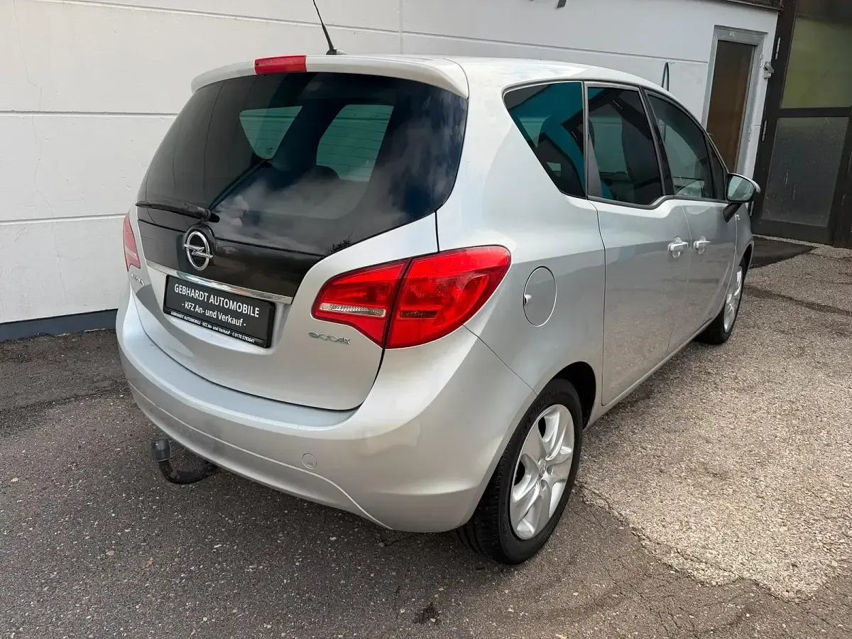Gebraucht Opel Meriva Design Edition 120 PS (88 kW) 2011 Silber Van / Kleinbus