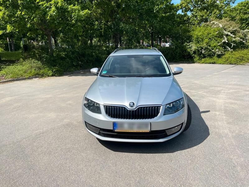 Silber Gebraucht 2016 Skoda Octavia Kombi | 7.700 € (Superpreis) - Bild 1/4