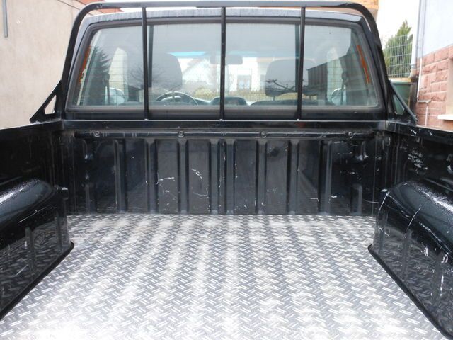 Gebraucht Nissan Navara 133 PS (97 kW) 2011 Schwarz Pickup