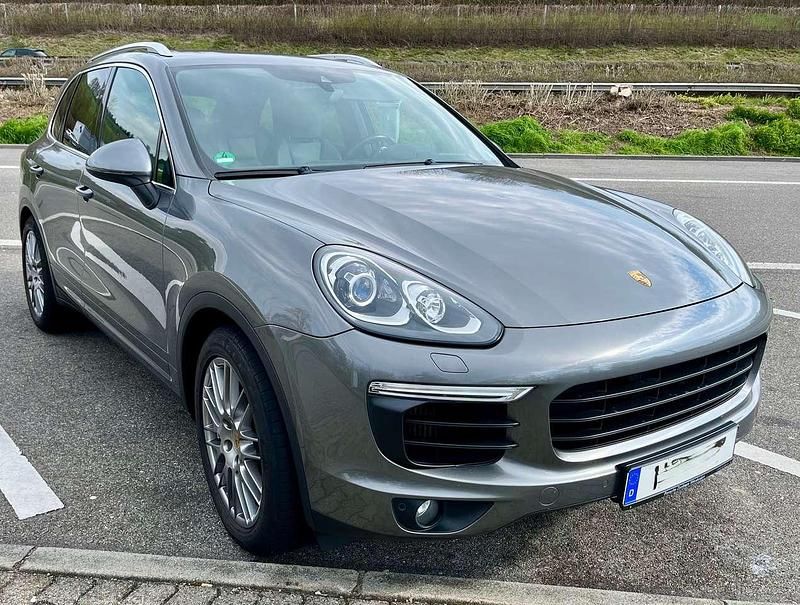 Gebraucht Porsche Cayenne 262 PS (192 kW) 2016 Grau SUV