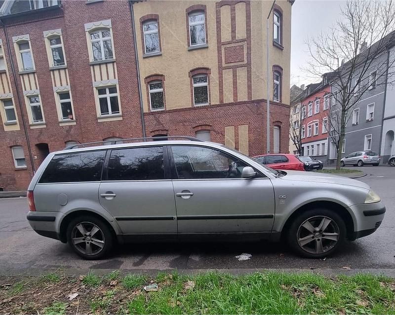 Usata VW Passat 131 CV (96 kW) 2003 Grigio Station wagon