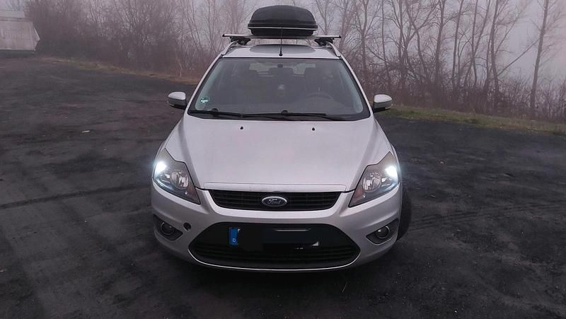 Gebraucht Ford Focus 109 PS (80 kW) 2009 Grau Limousine