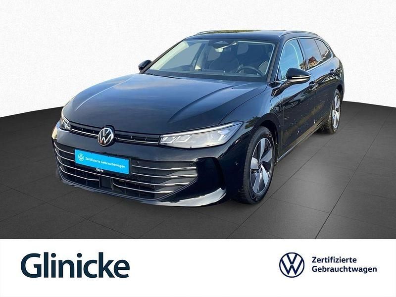 Grenadillschwarz metallic Gebraucht 2025 VW Passat Business Kombi | 36.833 € (Fairer Preis) - Bild 1/4