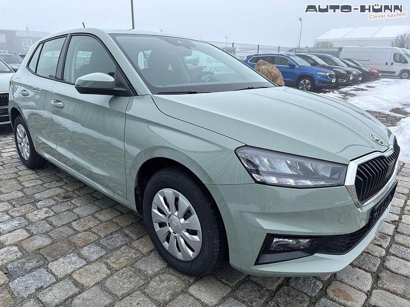 Neu Skoda Fabia Selection 116 PS (85 kW) 2026 Timianogrün metallic Limousine