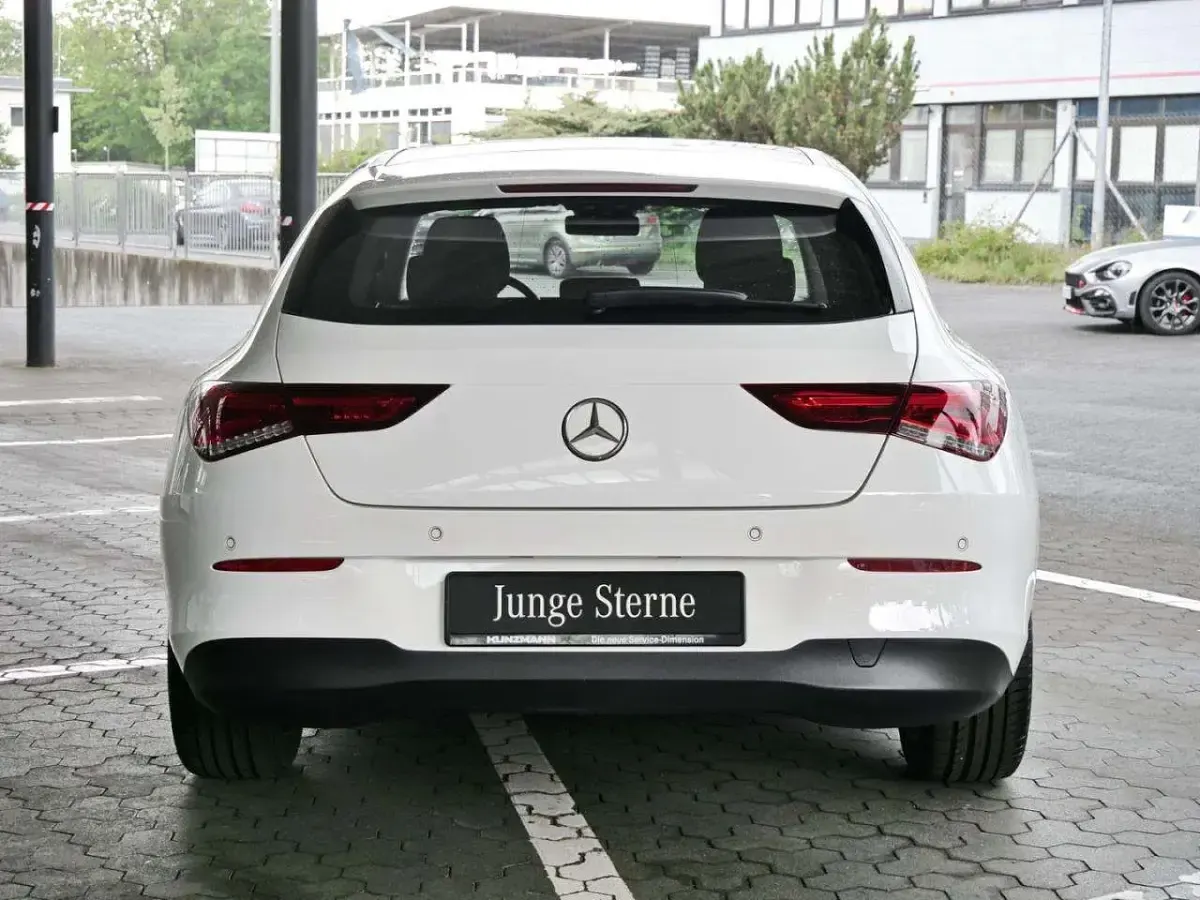 Gebraucht Mercedes CLA220 190 PS (139 kW) 2021 Polarweiss Limousine