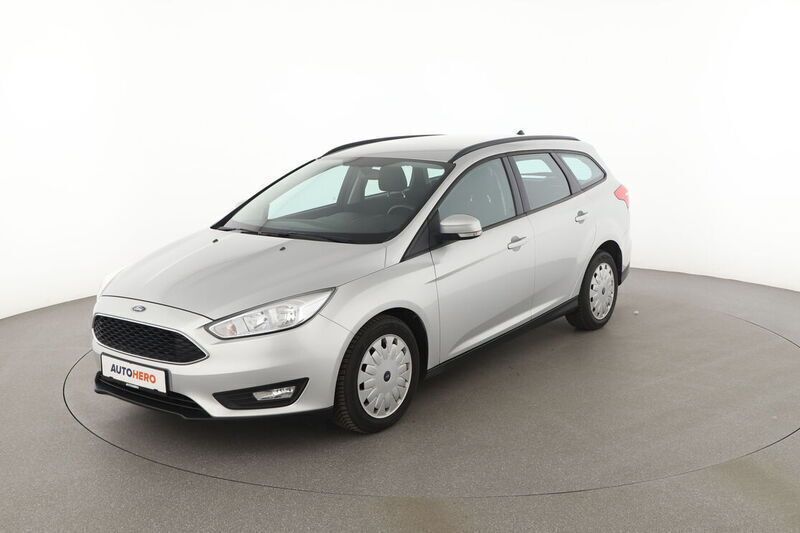 Grau Gebraucht 2018 Ford Focus Trend Kombi | 12.880 € (Fairer Preis) - Bild 1/4