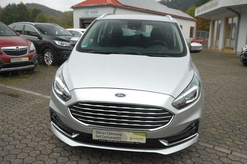 Gebraucht Ford S-MAX Titanium 150 PS (110 kW) 2020 Silber Van / Kleinbus