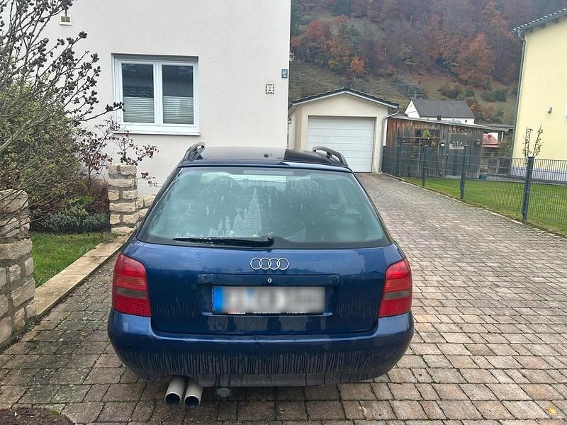 Gebraucht Audi A4 150 PS (110 kW) 2000 Blau Kombi