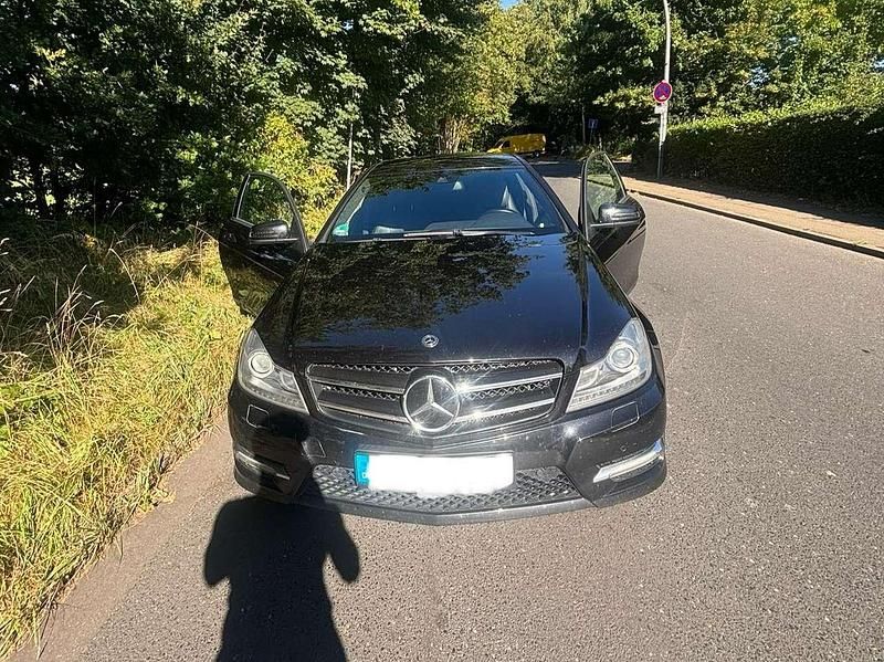 Gebraucht Mercedes C250 241 PS (177 kW) 2011 Schwarz Coupé