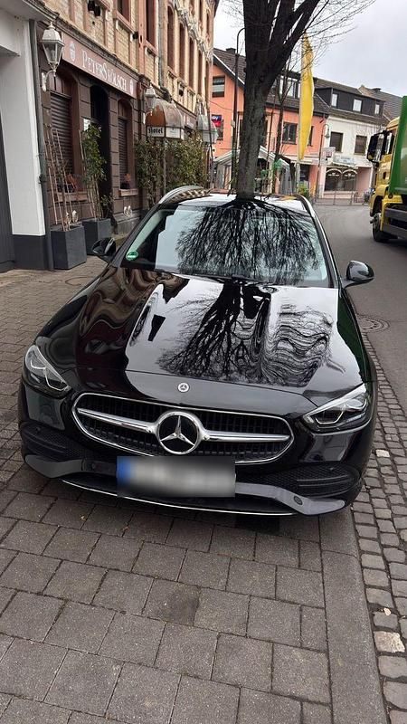Gebraucht Mercedes C220 197 PS (144 kW) 2024 Schwarz Kombi
