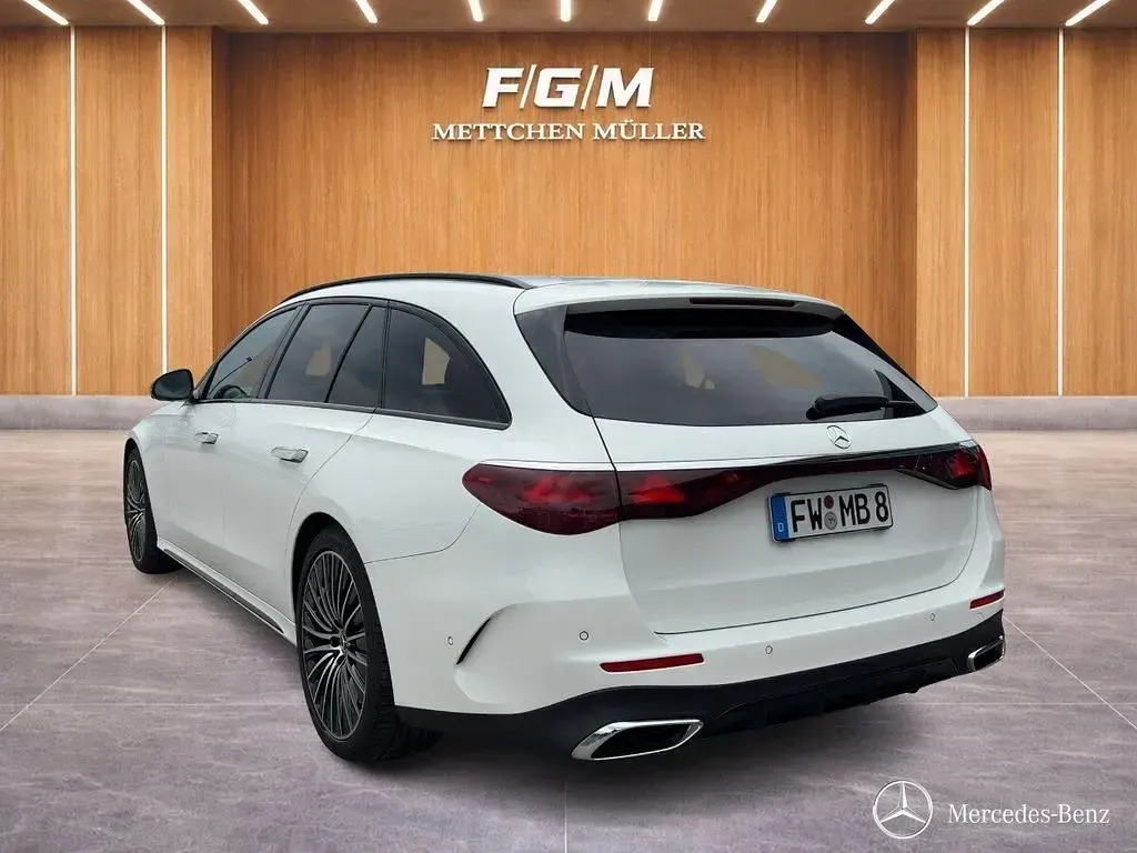 Gebraucht Mercedes E220 Advanced Plus 197 PS (144 kW) 2025 Unilack polarweiß Kombi