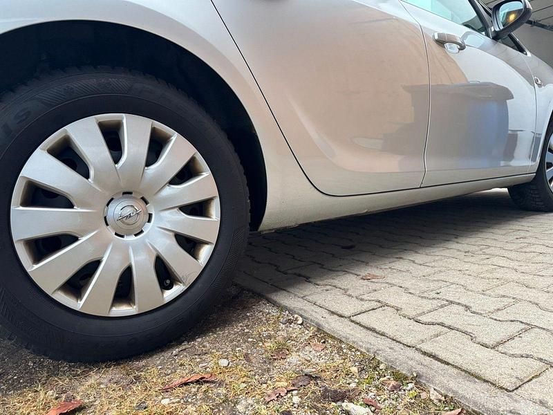 Gebraucht Opel Astra Eco 110 PS (80 kW) 2015 Silber Kombi