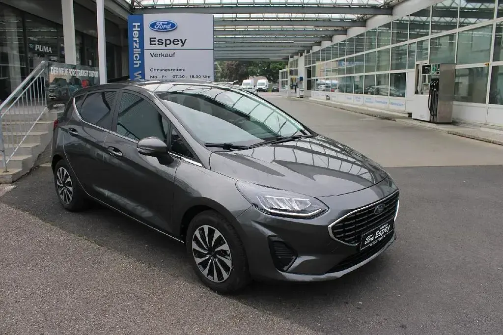 Używany Ford Fiesta Titanium 101 KM (74 kW) 2023 Szary Hatchback