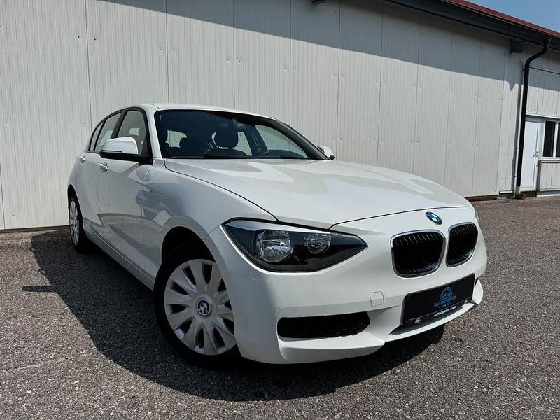 Weiß Gebraucht 2014 BMW 114 Sport Line Kleinwagen | 7.999 € (Fairer Preis) - Bild 1/4
