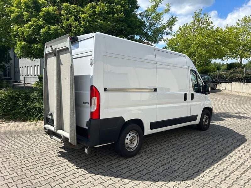 Gebraucht Peugeot Boxer 165 PS (121 kW) 2022 Weiß Van