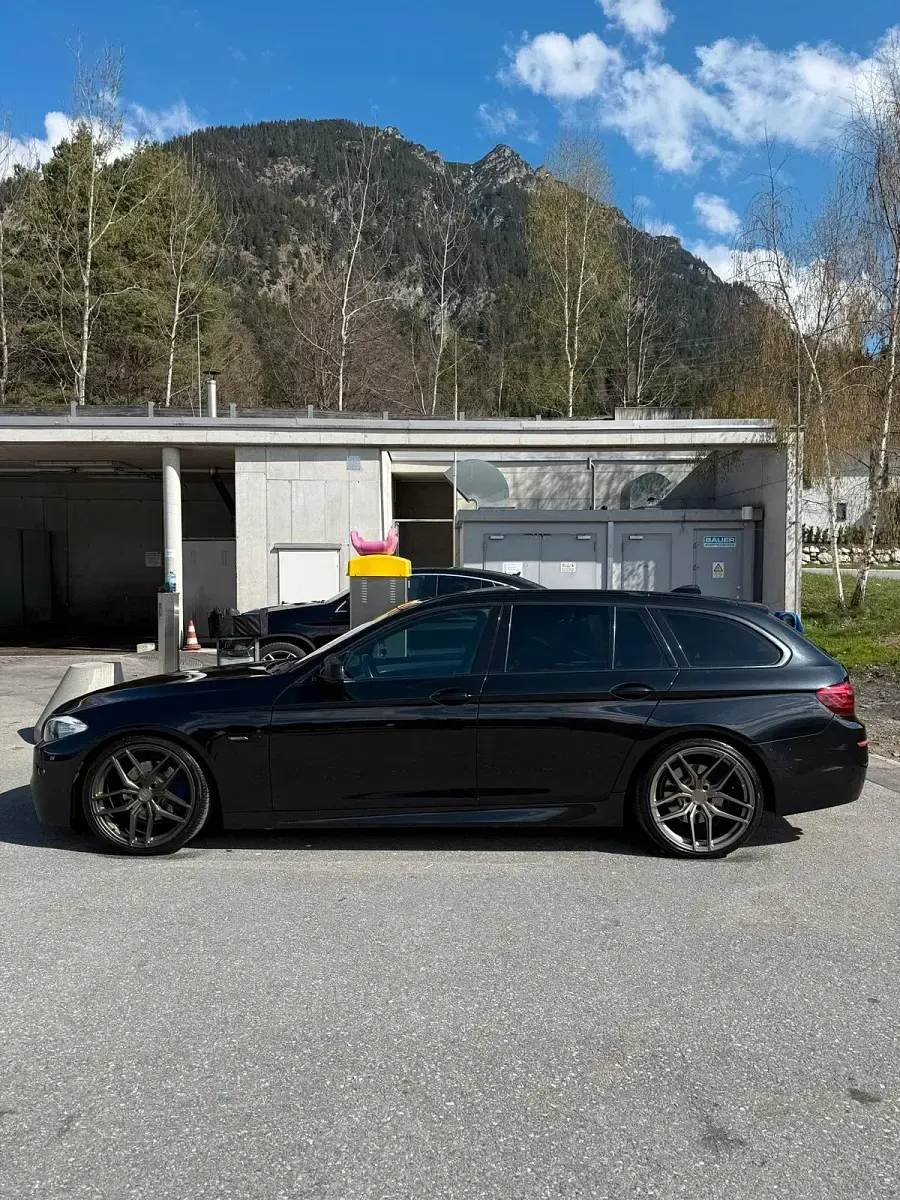 Second-hand BMW 520 184 CP (135 kW) 2010 Negru Break