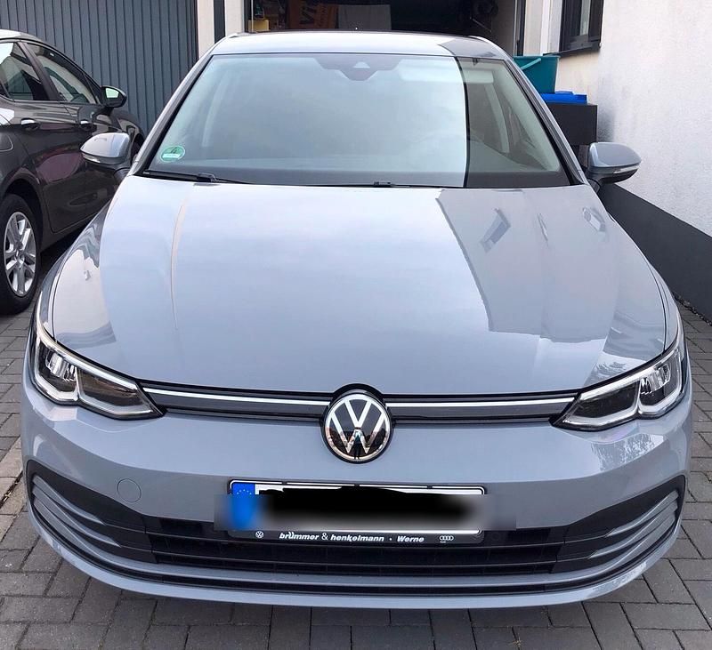 Grau Gebraucht 2020 VW Golf VIII Limousine | 15.000 € (Superpreis) - Bild 1/4
