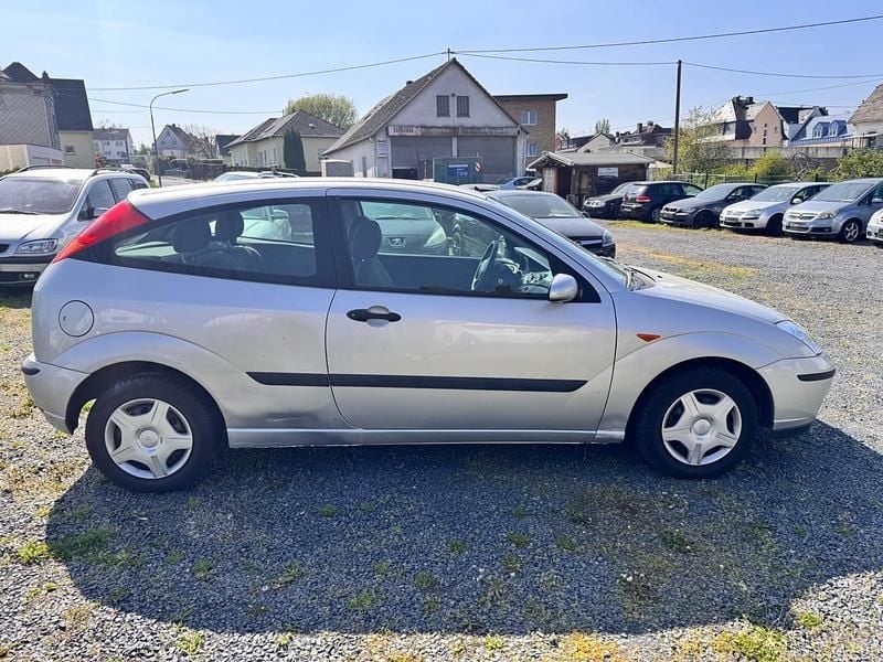 Usata Ford Focus 75 CV (55 kW) 2002 Argento Berlina