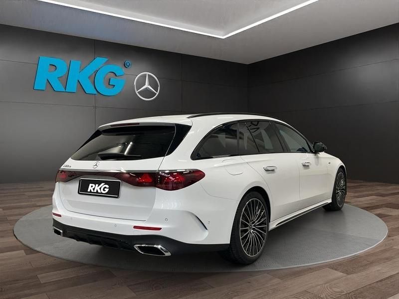 Gebraucht Mercedes E300 AMG 313 PS (230 kW) 2025 Weiß Limousine