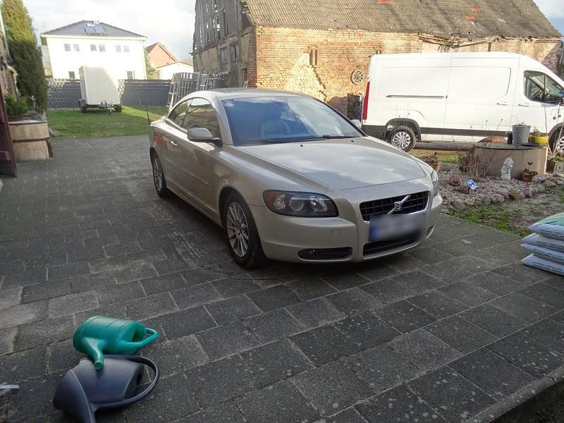 Gebraucht Volvo C70 Kinetic 140 PS (102 kW) 2007 Gold Cabrio