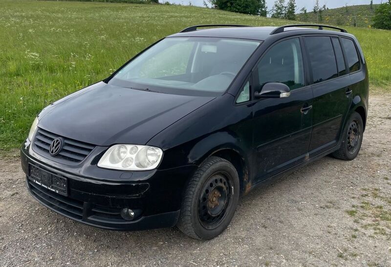 Schwarz Gebraucht 2006 VW Touran Trendline Van / Kleinbus | 1.111 € (Superpreis) - Bild 1/4