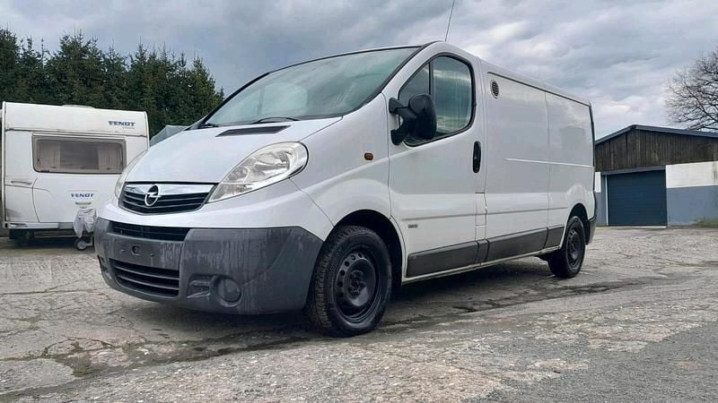 Gebraucht Opel Vivaro 114 PS (83 kW) 2010 Weiß Van / Kleinbus