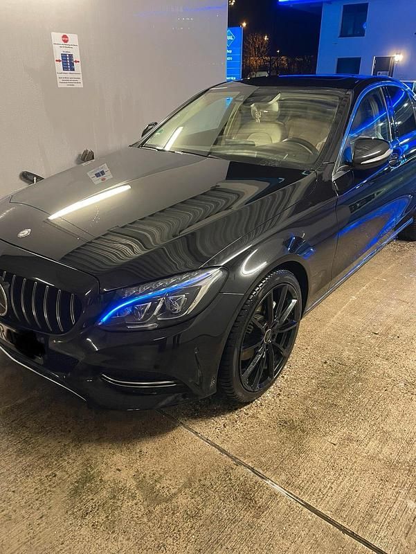 Schwarz Gebraucht 2014 Mercedes C220 Avantgarde Limousine | 18.299 € (Teuer) - Bild 1/4