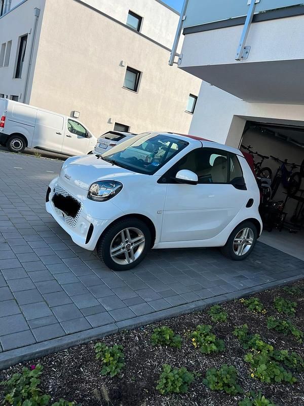 Weiß Gebraucht 2020 Smart ForTwo Electric Drive Cabrio | 10.000 € (Fairer Preis) - Bild 1/4