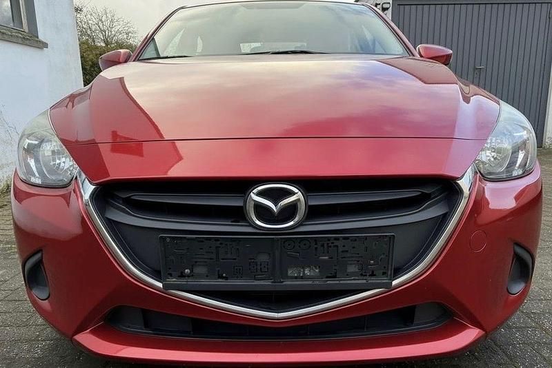 Gebraucht Mazda 2 Center-Line 75 PS (55 kW) 2015 Rot Limousine