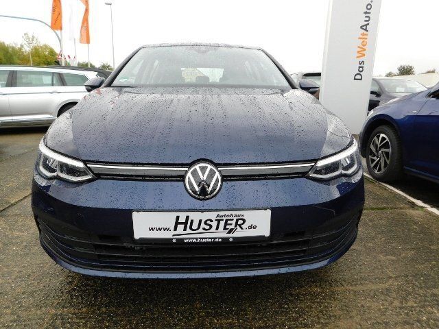 Gebraucht VW Golf VIII Life 131 PS (96 kW) 2020 Blau metallic Limousine