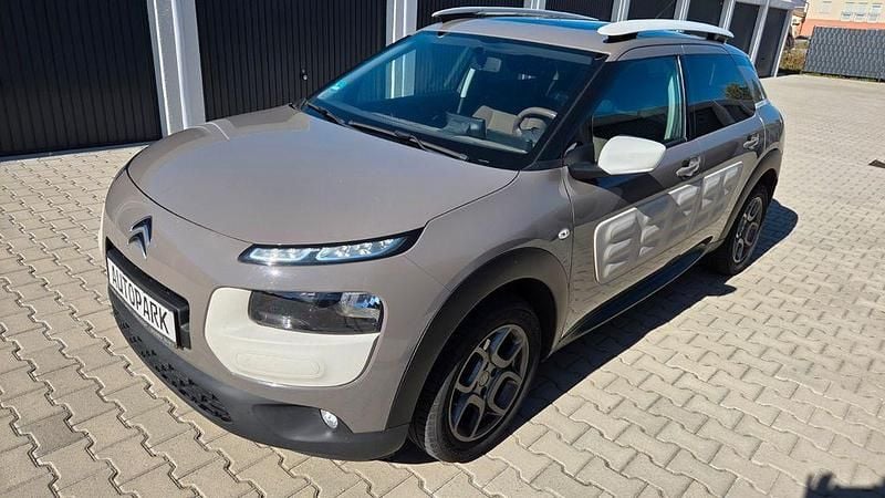 Grau Gebraucht 2015 Citroën C4 Cactus Feel Kleinwagen | 5.850 € (Superpreis) - Bild 1/4